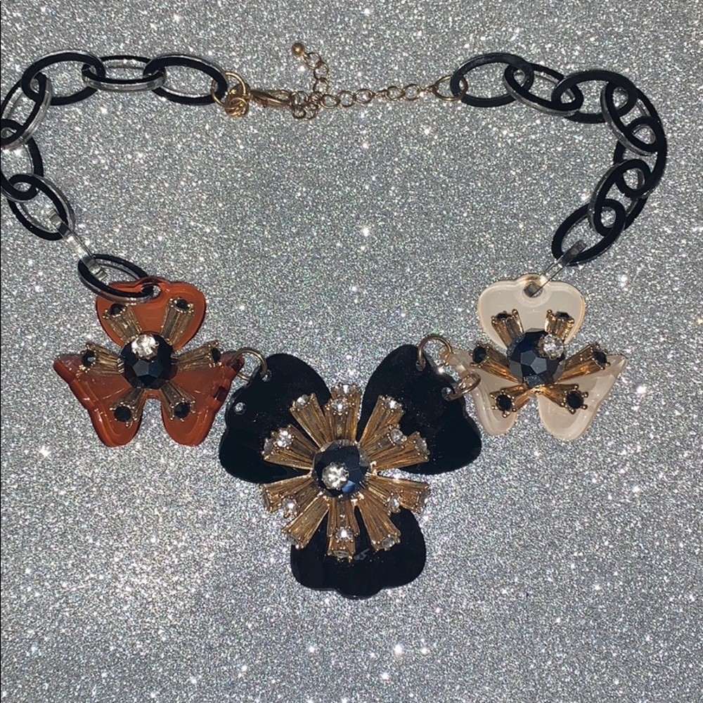Statement necklace
